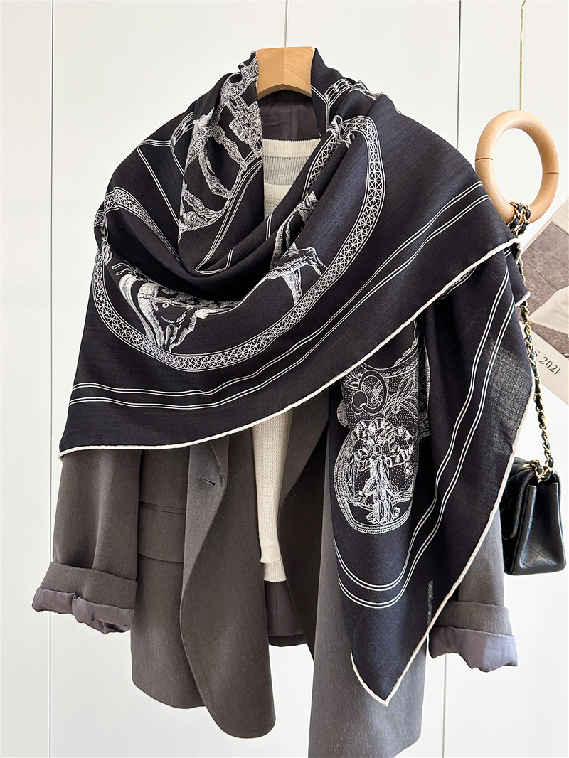 Black Horse Wool Silk Blend Sc - Accessories Brand For Women recension och pris