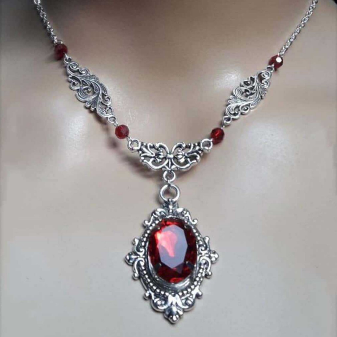 Purple Magic Water Drop Neckla - Women'S Vampire Accessories recension och pris