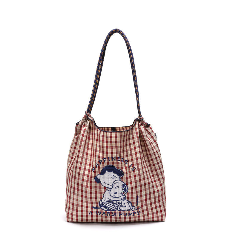 Snoopy Co-Branded Embroidered  - Accessories Brand For Women recension och pris